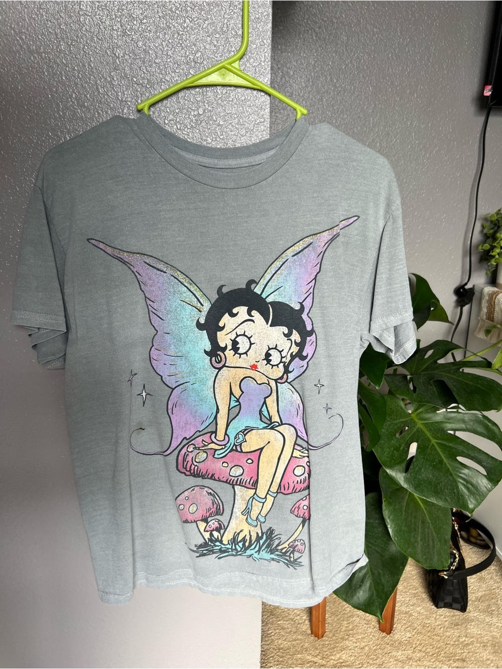 Betty Boop T-Shirt with Pink Accent